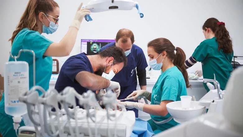 Albania Medical Tour AMT Dental clinic - Tirana